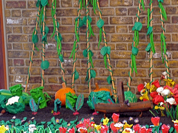 Самоделки из пластилина в английском саду